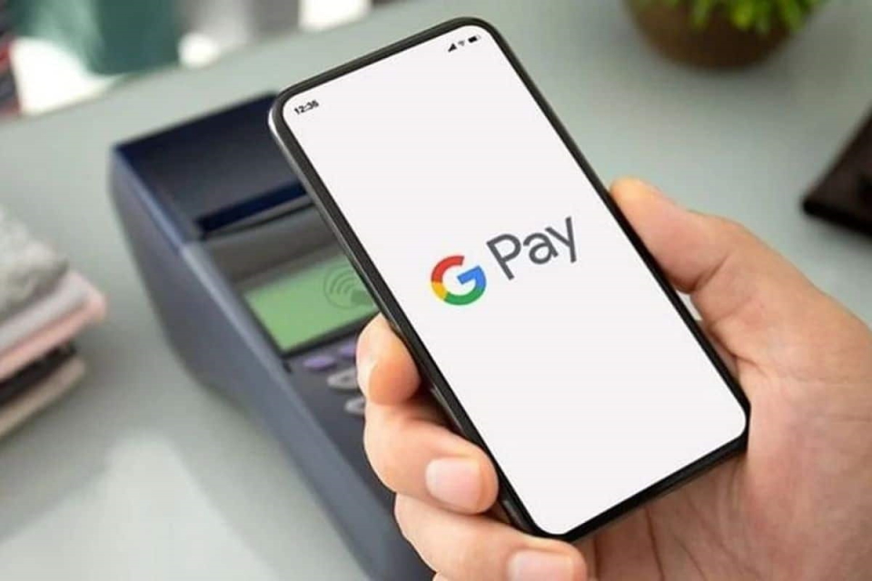 Оплата смартфоном за допомогою Google Pay