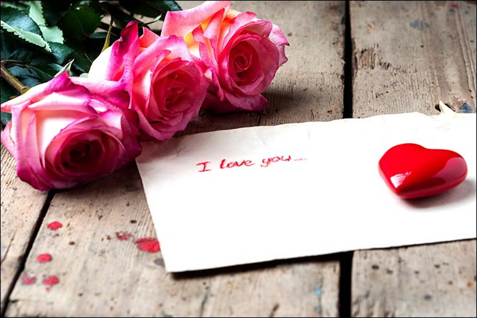 Безліч людей зізнаються в коханні своїм половинкам в День святого Валентина. Фото - thebridalbox