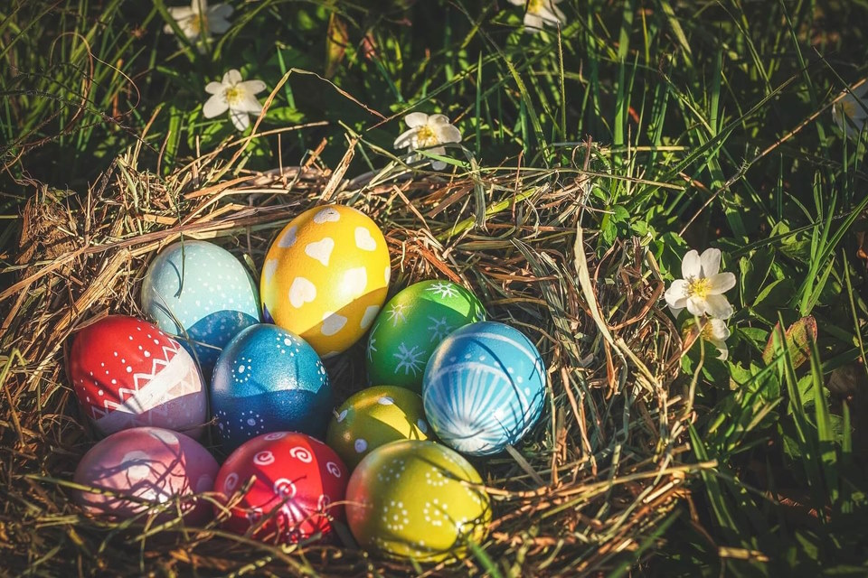 Кожен регіон Польщі славиться своїми способами розписувати яйця на Великдень. Фото - eska.pl